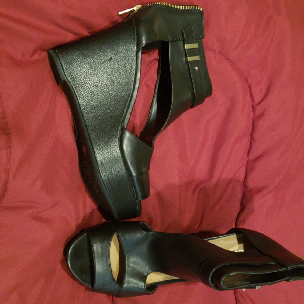 Sandals - Picture 4 of 5